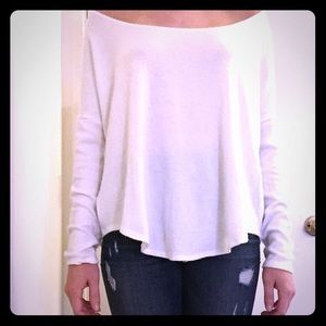 ❗️FINAL SALE ❗️🦋 Over the shoulder sweater